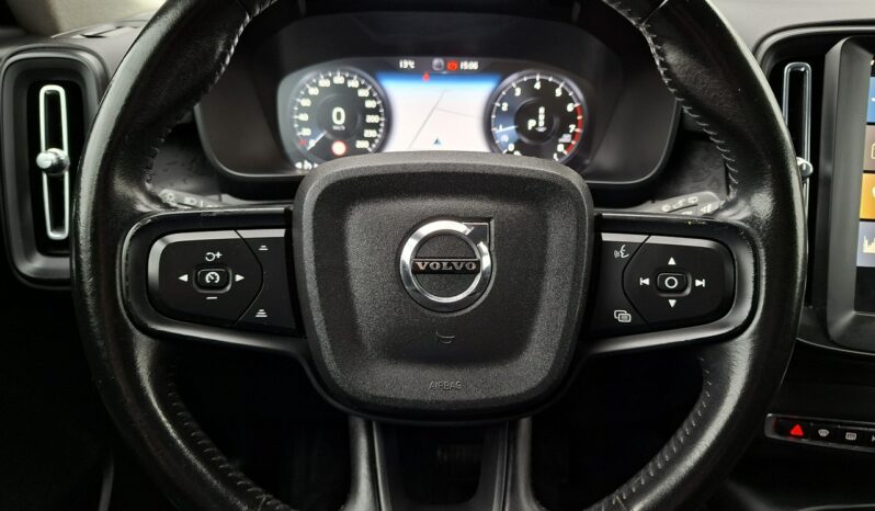 Volvo XC 40 | FWD (przód) | Automatyczna | 163 KM | Czarny full