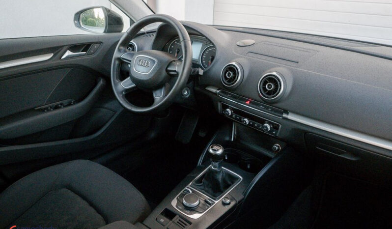 Audi A3 Sportback | FWD (przód) | Manualna | 122 KM | Czarny full