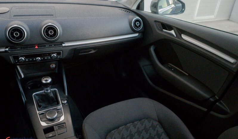 Audi A3 Sportback | FWD (przód) | Manualna | 122 KM | Czarny full