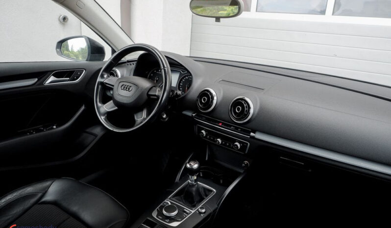 Audi A3 Sportback | FWD (przód) | Manualna | 122 KM | Czarny full