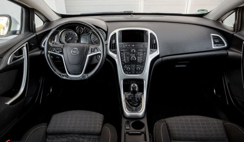 Opel Astra | FWD (przód) | Manualna | 180 KM | Biały full