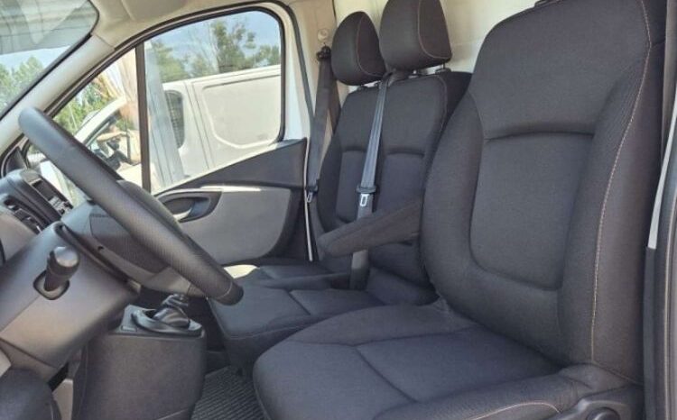 Renault Trafic | FWD (przód) | Manualna | 90 KM | Biały full