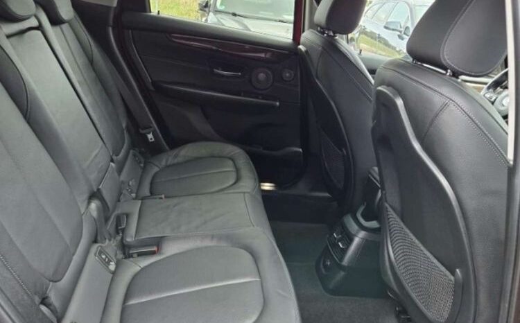 BMW Seria 2 | 4×4 (doł. automatycznie) | Automatyczna | 190 KM | Bordowy full