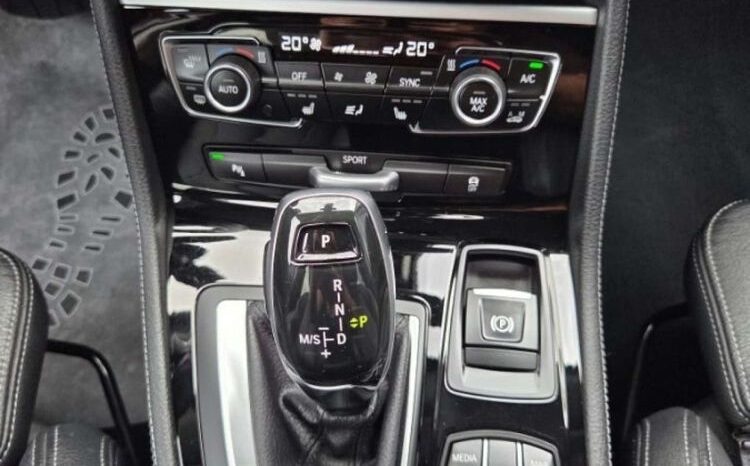 BMW Seria 2 | 4×4 (doł. automatycznie) | Automatyczna | 190 KM | Bordowy full