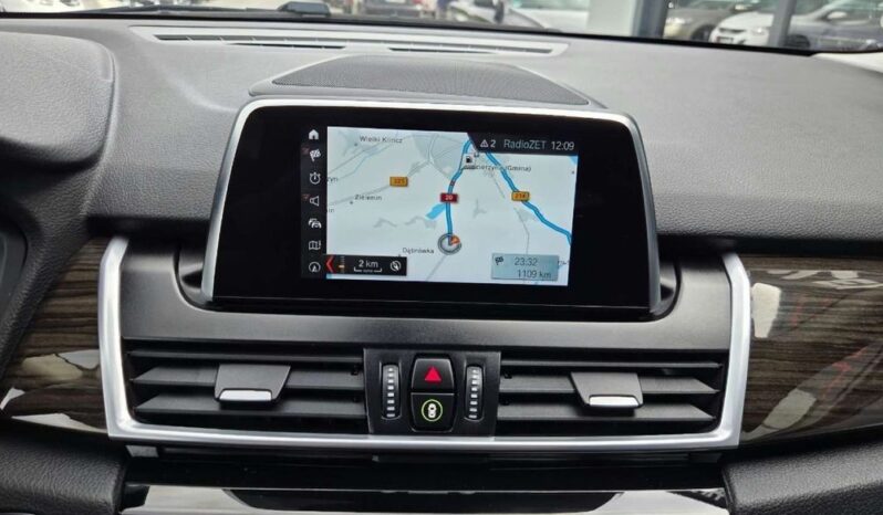 BMW Seria 2 | 4×4 (doł. automatycznie) | Automatyczna | 190 KM | Bordowy full