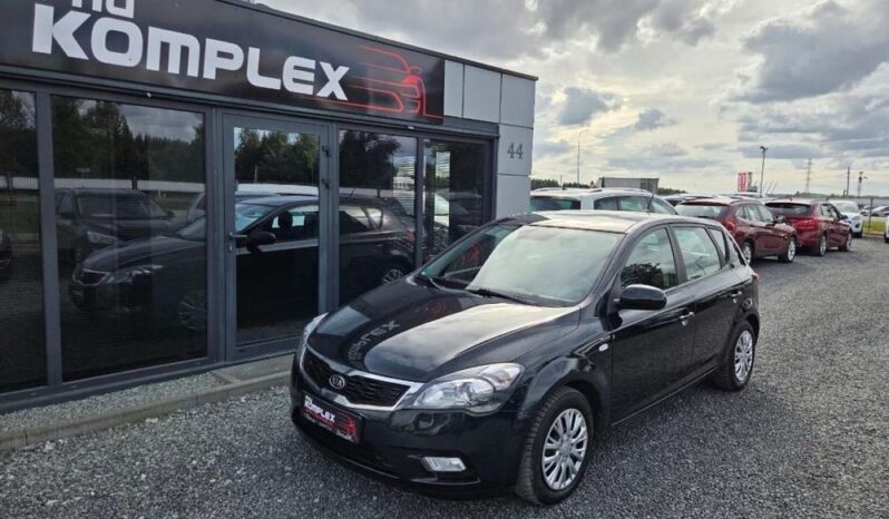 Kia Ceed | Fwd (Przód) | Manualna | 125 Km | Czarny