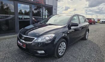 Kia Ceed | FWD (przód) | Manualna | 125 KM | Czarny full