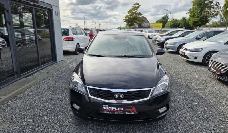 Kia Ceed | FWD (przód) | Manualna | 125 KM | Czarny full
