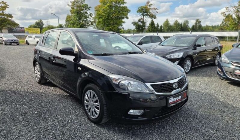 Kia Ceed | FWD (przód) | Manualna | 125 KM | Czarny full