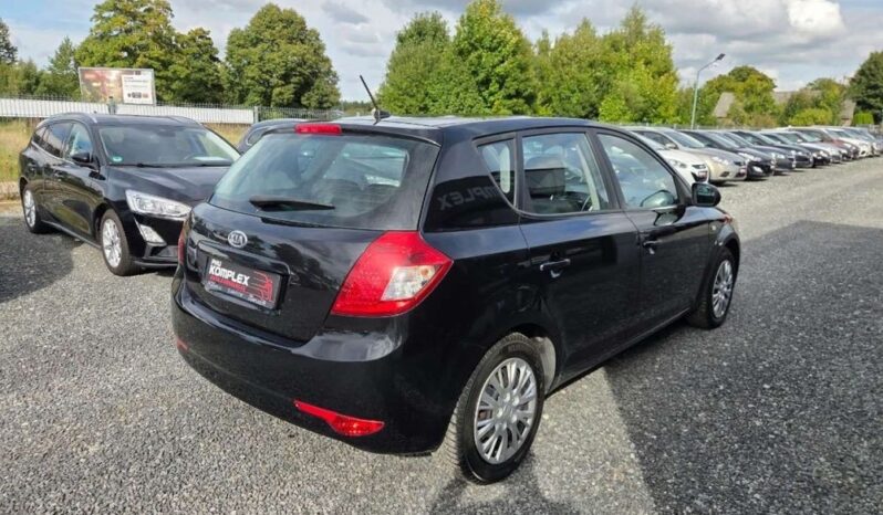 Kia Ceed | FWD (przód) | Manualna | 125 KM | Czarny full