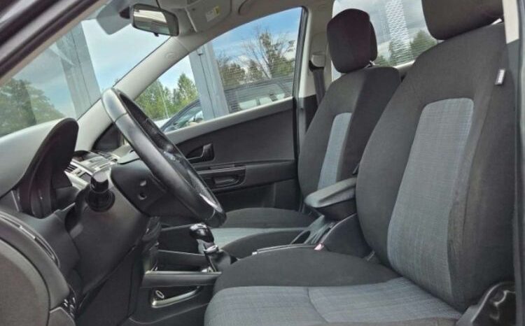 Kia Ceed | FWD (przód) | Manualna | 125 KM | Czarny full