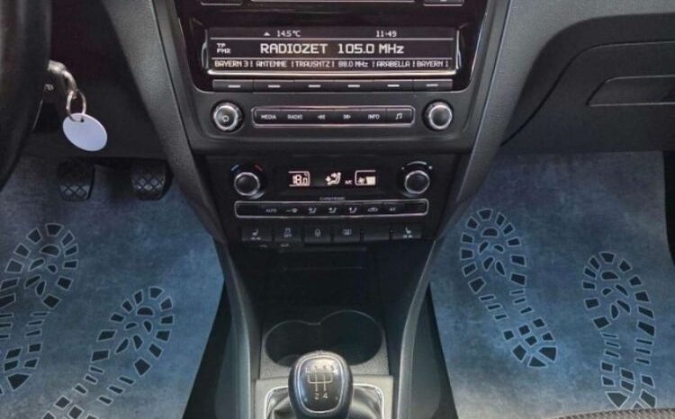 Skoda RAPID | FWD (przód) | Manualna | 86 KM | Czarny full