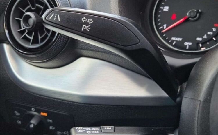 Audi Q2 | FWD (przód) | Manualna | 116 KM | Żółty full
