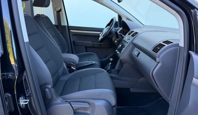 Volkswagen Touran | FWD (przód) | Manualna | 110 KM | Czarny full