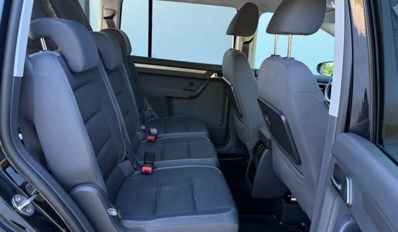 Volkswagen Touran | FWD (przód) | Manualna | 110 KM | Czarny full