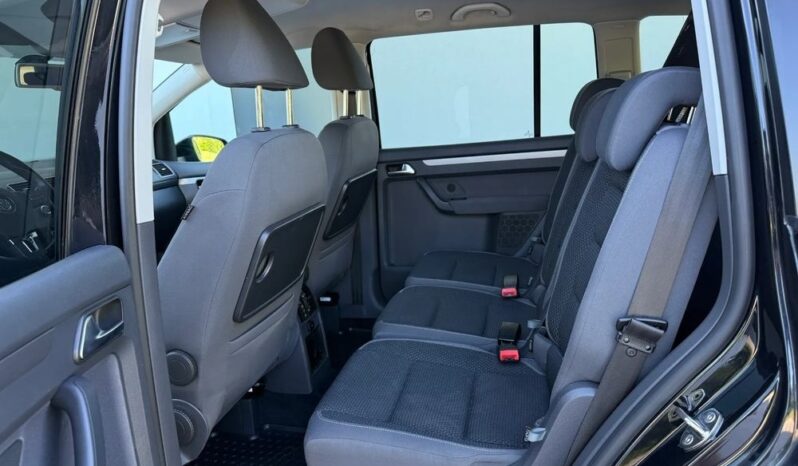 Volkswagen Touran | FWD (przód) | Manualna | 110 KM | Czarny full