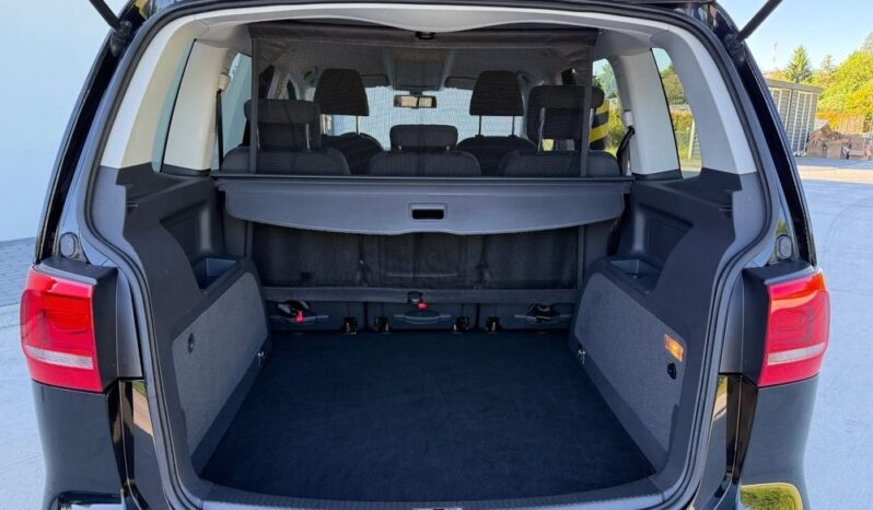 Volkswagen Touran | FWD (przód) | Manualna | 110 KM | Czarny full
