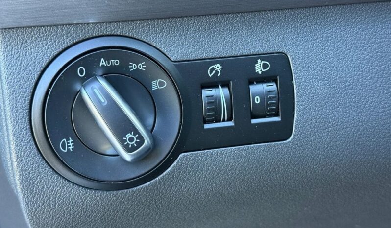 Volkswagen Touran | FWD (przód) | Manualna | 110 KM | Czarny full