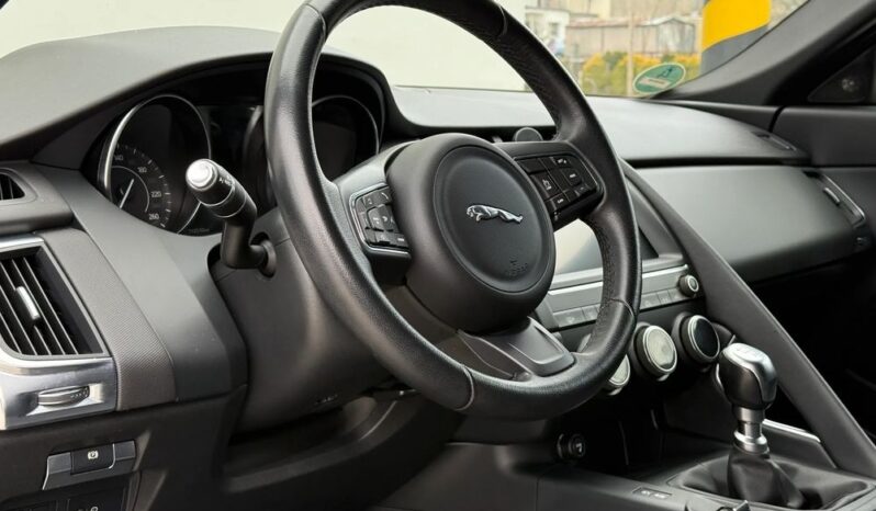Jaguar E-Pace | FWD (przód) | Manualna | 150 KM | Czarny full