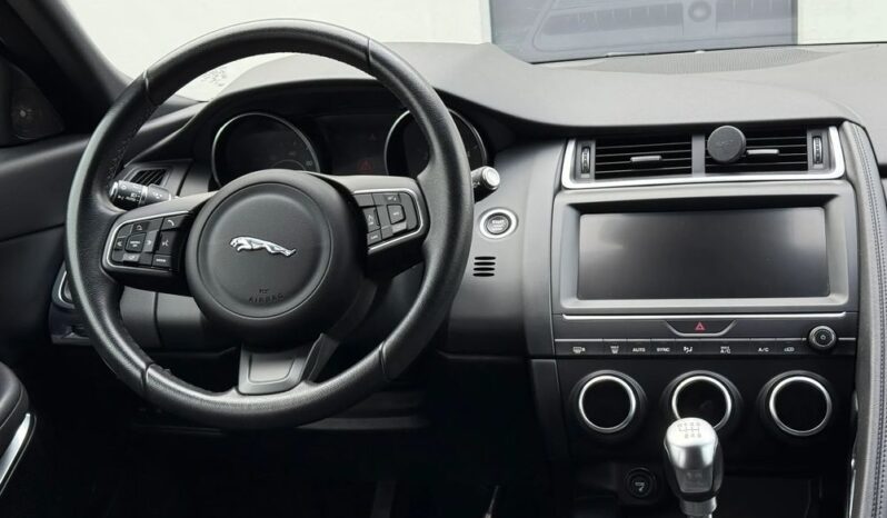 Jaguar E-Pace | FWD (przód) | Manualna | 150 KM | Czarny full