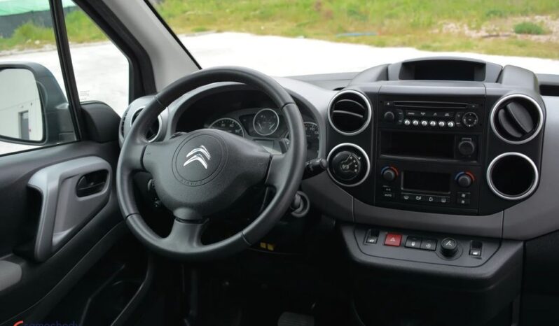 Citroën Berlingo | FWD (przód) | Automatyczna | 99 KM | Niebieski full