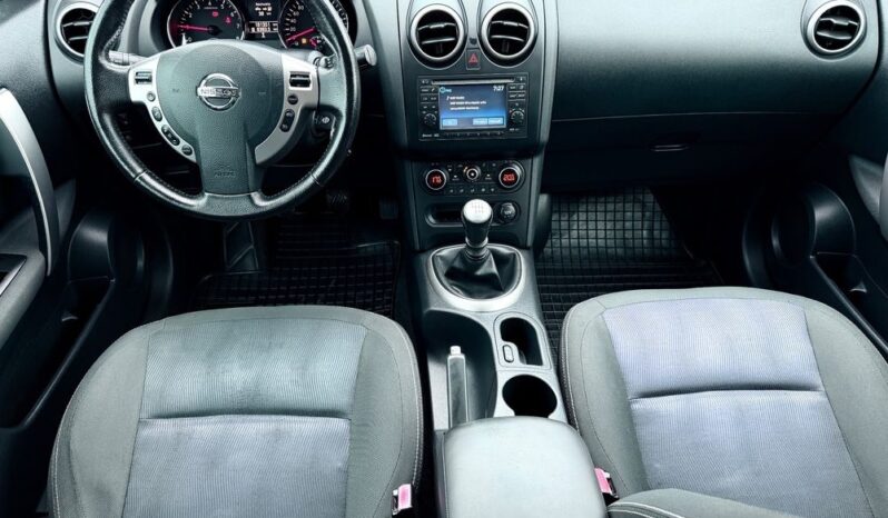 Nissan Qashqai | FWD (przód) | Manualna | 141 KM | Bordowy full