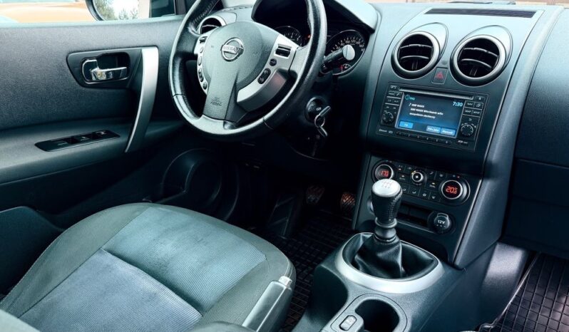 Nissan Qashqai | FWD (przód) | Manualna | 141 KM | Bordowy full