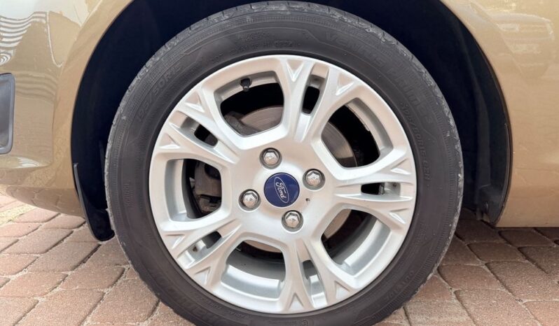 Ford Fiesta | FWD (przód) | Manualna | 82 KM | Brązowy full