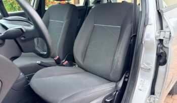 Ford Fiesta | FWD (przód) | Manualna | 82 KM | Srebrny full