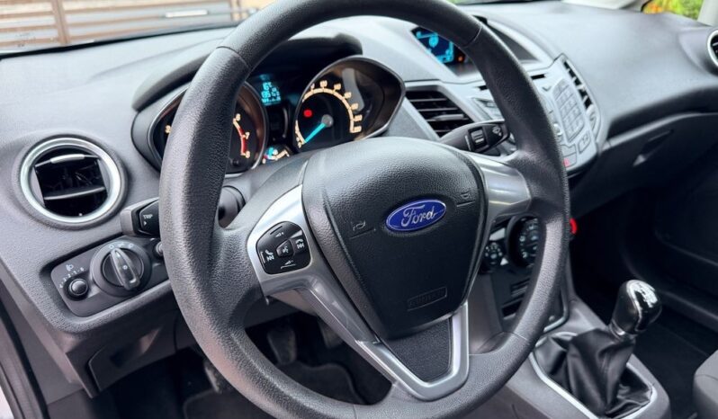 Ford Fiesta | FWD (przód) | Manualna | 82 KM | Srebrny full
