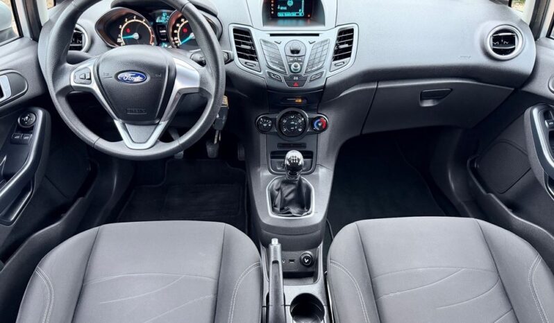 Ford Fiesta | FWD (przód) | Manualna | 82 KM | Srebrny full