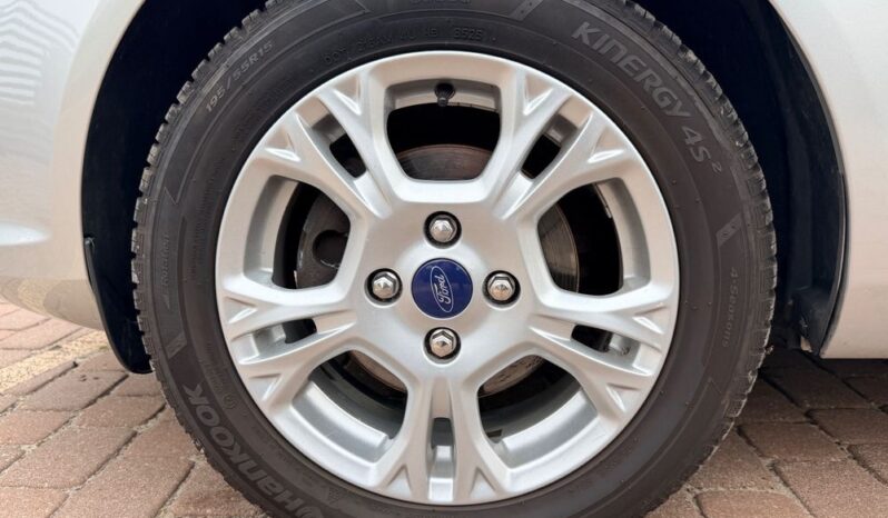 Ford Fiesta | FWD (przód) | Manualna | 82 KM | Srebrny full