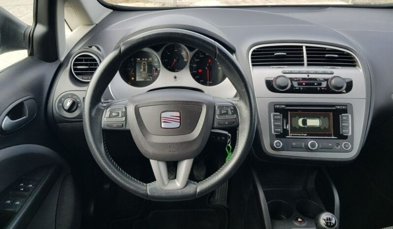Seat Altea XL | FWD (przód) | Manualna | 105 KM | Srebrny full