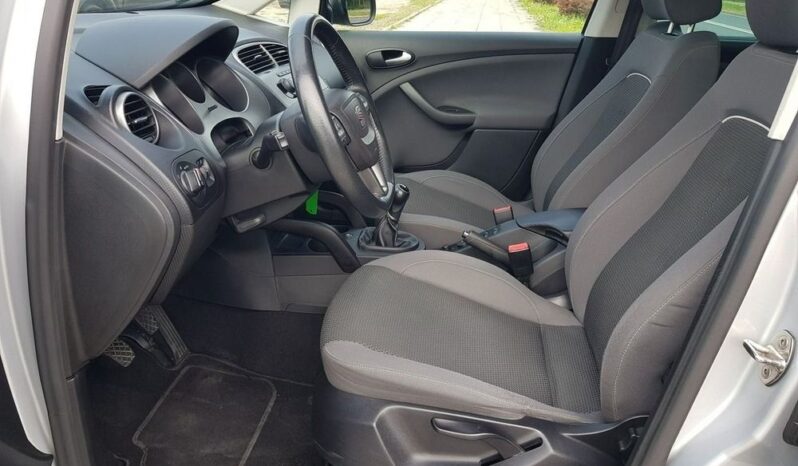 Seat Altea XL | FWD (przód) | Manualna | 105 KM | Srebrny full