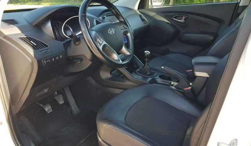 Hyundai ix35 | 4×4 (doł. automatycznie) | Manualna | 136 KM | Biały full