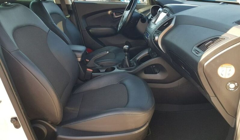 Hyundai ix35 | 4×4 (doł. automatycznie) | Manualna | 136 KM | Biały full