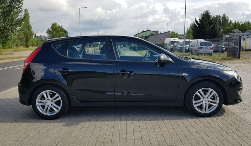 Hyundai i30 | FWD (przód) | Manualna | 109 KM | Czarny full