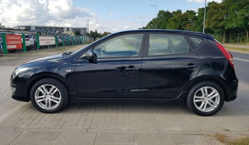 Hyundai i30 | FWD (przód) | Manualna | 109 KM | Czarny full