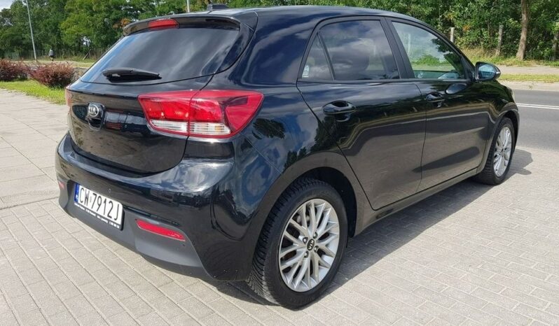 Kia Rio | FWD (przód) | Manualna | 84 KM | Czarny full