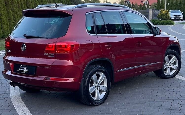 Volkswagen   Tiguan    140 KM    Automatyczna    4×4 (stały)    Bordowy full