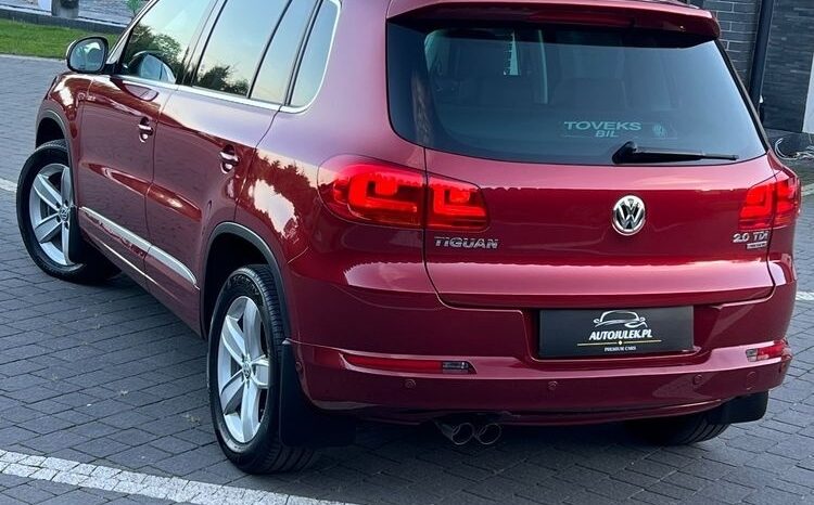 Volkswagen   Tiguan    140 KM    Automatyczna    4×4 (stały)    Bordowy full