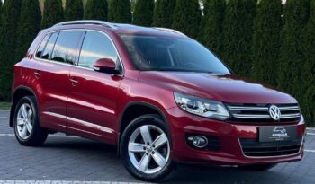 Volkswagen   Tiguan    140 KM    Automatyczna    4×4 (stały)    Bordowy full