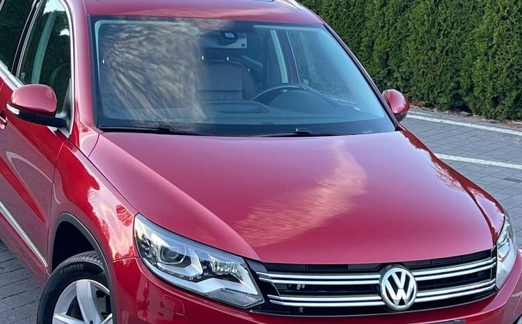 Volkswagen   Tiguan    140 KM    Automatyczna    4×4 (stały)    Bordowy full