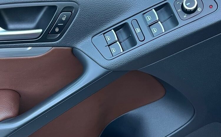 Volkswagen   Tiguan    140 KM    Automatyczna    4×4 (stały)    Bordowy full