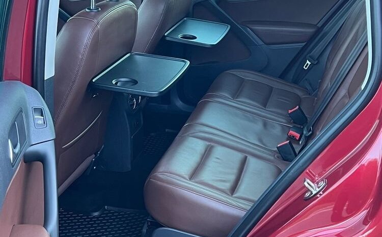 Volkswagen   Tiguan    140 KM    Automatyczna    4×4 (stały)    Bordowy full