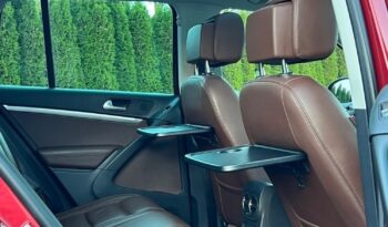 Volkswagen   Tiguan    140 KM    Automatyczna    4×4 (stały)    Bordowy full