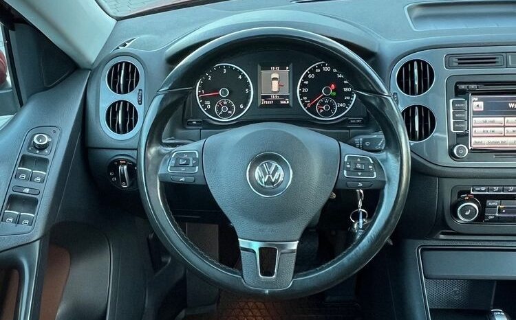 Volkswagen   Tiguan    140 KM    Automatyczna    4×4 (stały)    Bordowy full