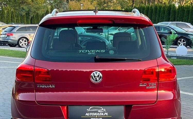Volkswagen   Tiguan    140 KM    Automatyczna    4×4 (stały)    Bordowy full