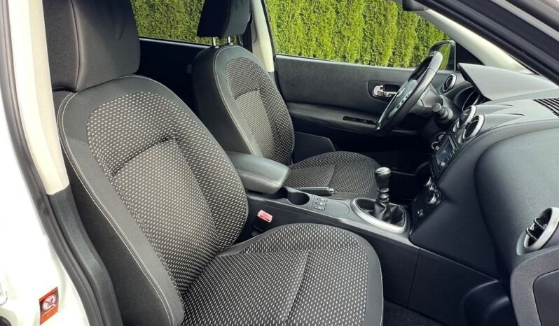 Nissan   Qashqai    141 KM    Manualna    FWD (przód)    Biały full