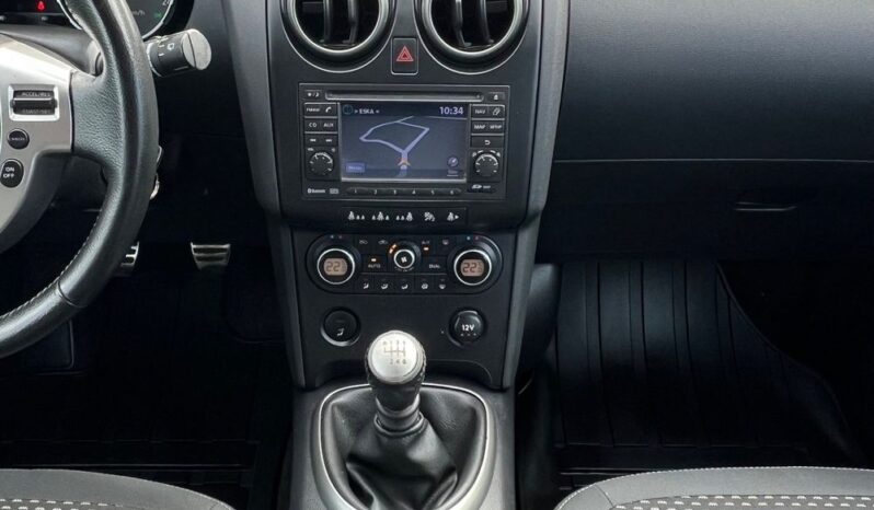 Nissan   Qashqai    141 KM    Manualna    FWD (przód)    Biały full